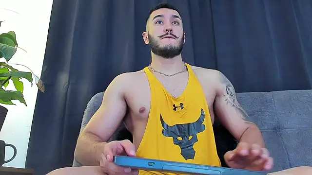 Snapshot of Zionmattis chatting on 12.03.24 Zionmattis online show from 12.03.24