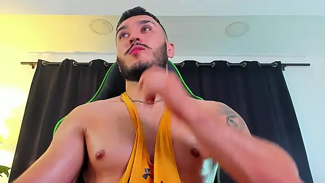 Snapshot of Zionmattis chatting on 12.11.24 Zionmattis online show from 12.11.24