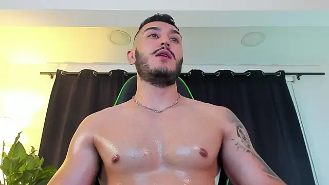 Snapshot of Zionmattis chatting on 12.15.24 Zionmattis online show from 12.15.24