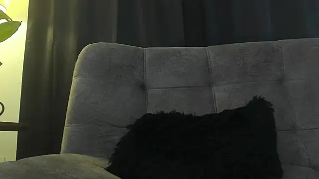 Snapshot of Zionmattis chatting on 12.20.24 Zionmattis online show from 12.20.24