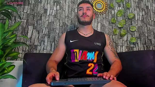 Snapshot of Zionmattis chatting on 03.09.25 Zionmattis online show from 03.09.25