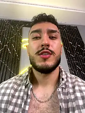 Snapshot of Zionmattis chatting on 09.27.25 Zionmattis online show from 09.27.25