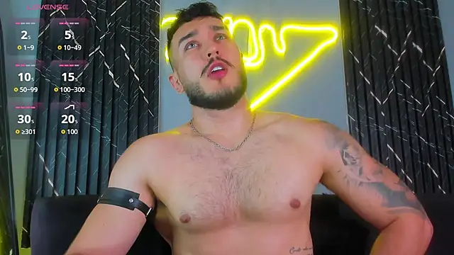 Snapshot of Zionmattis chatting on 10.01.25 Zionmattis online show from 10.01.25