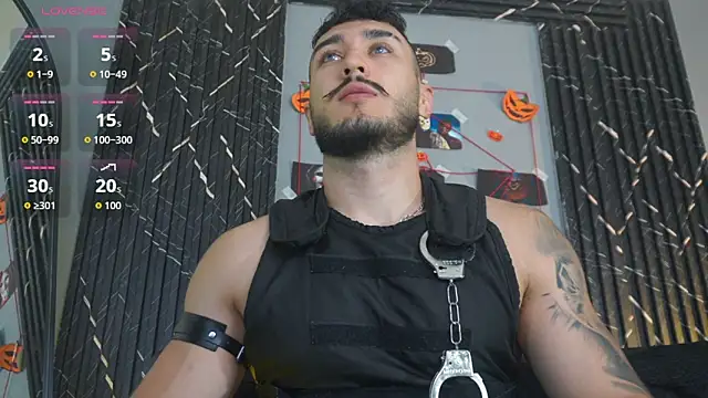 Snapshot of Zionmattis chatting on 10.30.25 Zionmattis online show from 10.30.25