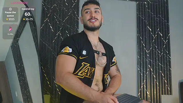 Snapshot of Zionmattis chatting on 11.05.25 Zionmattis online show from 11.05.25