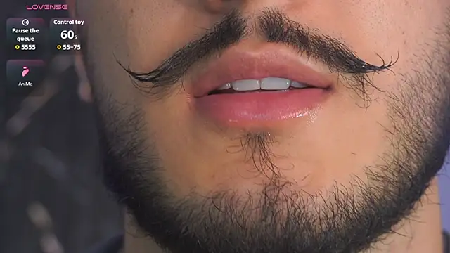 Snapshot of Zionmattis chatting on 11.11.25 Zionmattis online show from 11.11.25