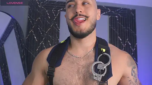 Snapshot of Zionmattis chatting on 11.15.25 Zionmattis online show from 11.15.25