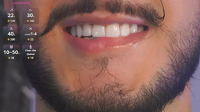 Snapshot of Zionmattis chatting on 12.21.25 Zionmattis online show from 12.21.25