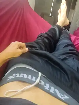 Snapshot of Juliano69xv chatting on 03.12.25 Juliano69xv online show from 03.12.25