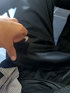 Snapshot of Juliano69xv chatting on 09.26.25 Juliano69xv online show from 09.26.25