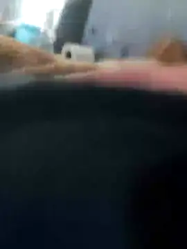 Snapshot of Juliano69xv chatting on 10.23.25 Juliano69xv online show from 10.23.25