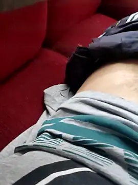 Snapshot of Juliano69xv chatting on 11.13.25 Juliano69xv online show from 11.13.25