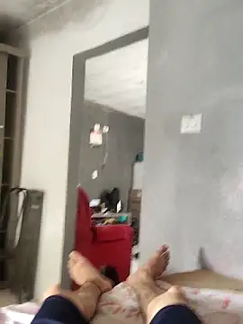 Snapshot of Juliano69xv chatting on 12.16.25 Juliano69xv online show from 12.16.25