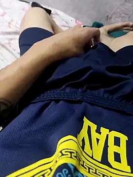 Snapshot of Juliano69xv chatting on 12.21.25 Juliano69xv online show from 12.21.25