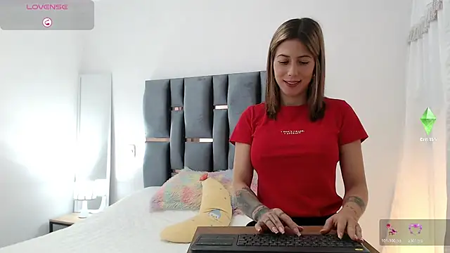 Snapshot of Susana_Rios11 chatting on 12.22.25 Susana Rios11 online show from 12.22.25