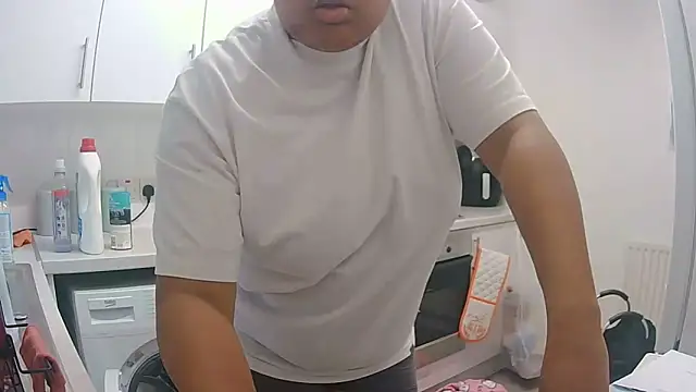 Snapshot of vanilla_chocolate23 chatting on 11.02.25 vanilla chocolate23 online show from 11.02.25