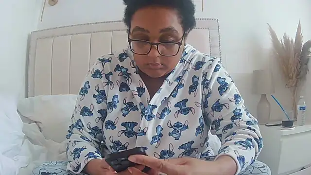 Snapshot of vanilla_chocolate23 chatting on 11.08.25 vanilla chocolate23 online show from 11.08.25