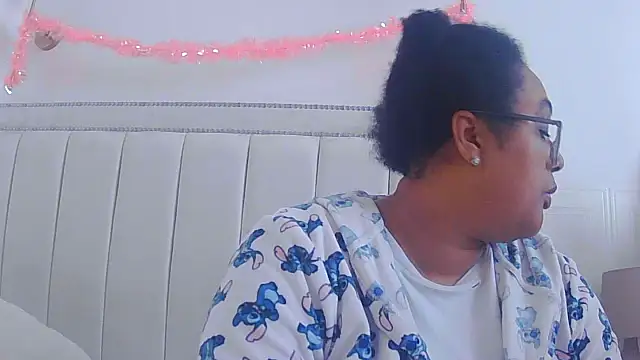 Snapshot of vanilla_chocolate23 chatting on 11.17.25 vanilla chocolate23 online show from 11.17.25