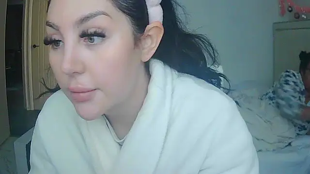 Snapshot of vanilla_chocolate23 chatting on 12.04.25 vanilla chocolate23 online show from 12.04.25