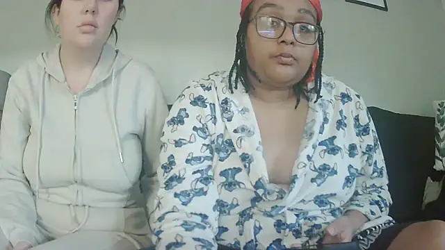 Snapshot of vanilla_chocolate23 chatting on 12.17.25 vanilla chocolate23 online show from 12.17.25