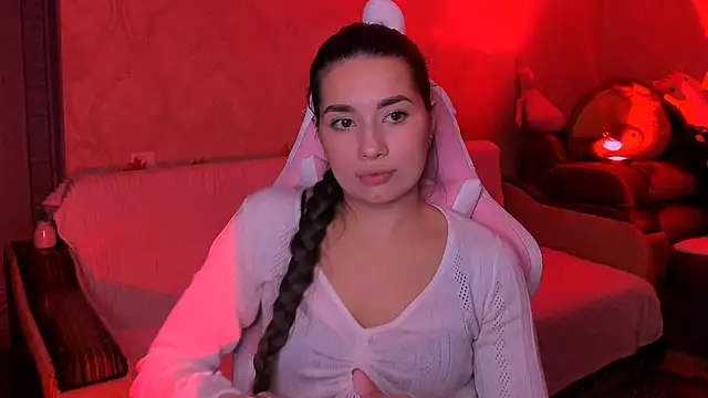 Swee Alicee online show from 12.05.25