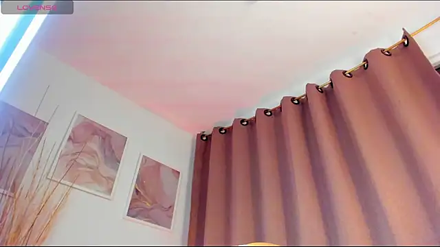 Snapshot of Angie_Pirss chatting on 02.06.25 Angie Pirss online show from 02.06.25