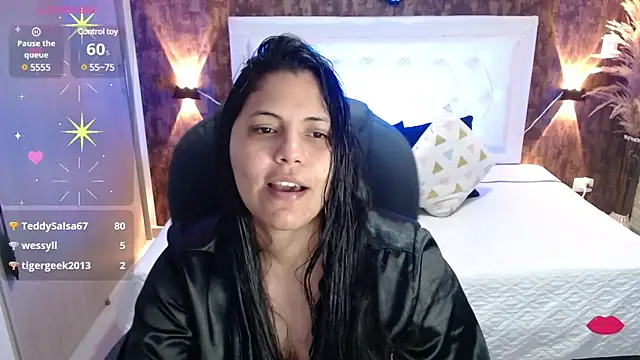 Snapshot of dulce__love69 chatting on 12.29.24 dulce love69 online show from 12.29.24