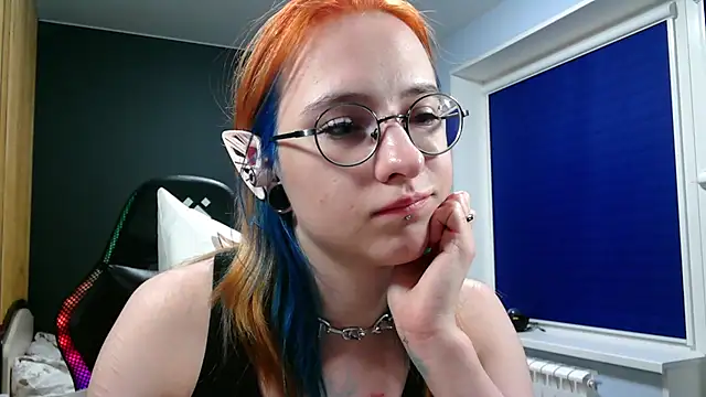 Snapshot of Honelin chatting on 12.16.24 Honelin online show from 12.16.24