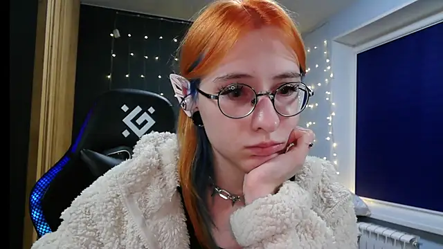 Snapshot of Honelin chatting on 12.25.24 Honelin online show from 12.25.24