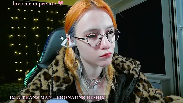 Snapshot of Honelin chatting on 01.17.25 Honelin online show from 01.17.25