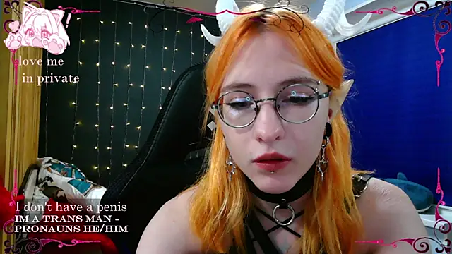 Snapshot of Honelin chatting on 02.14.25 Honelin online show from 02.14.25