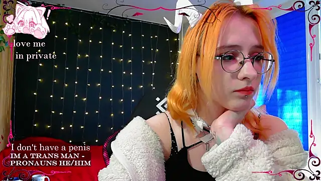 Snapshot of Honelin chatting on 03.08.25 Honelin online show from 03.08.25