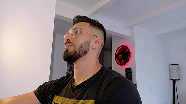 Snapshot of tony_muscle chatting on 01.09.26 tony muscle online show from 01.09.26