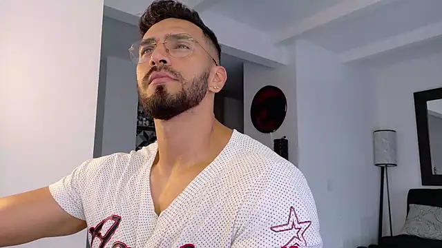 Snapshot of tony_muscle chatting on 01.12.26 tony muscle online show from 01.12.26