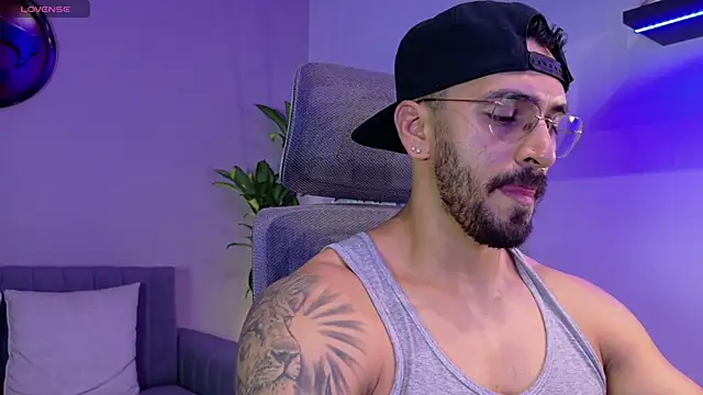 Snapshot of tony_muscle chatting on 07.16.26 tony muscle online show from 07.16.26