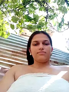 Snapshot of girl_milk1 chatting on 02.16.25 girl milk1 online show from 02.16.25