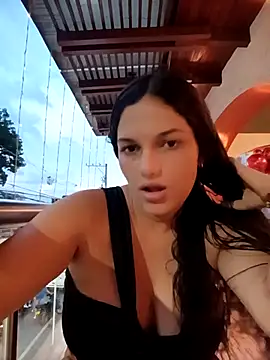 Snapshot of girl_milk1 chatting on 11.17.25 girl milk1 online show from 11.17.25