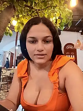 Snapshot of girl_milk1 chatting on 11.18.25 girl milk1 online show from 11.18.25