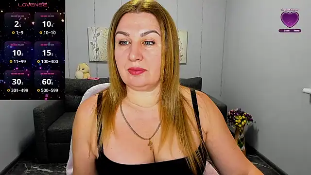 Lili Crossi online show from 02.12.25