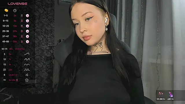 Snapshot of kate8ketee8 chatting on 12.21.24 kate8ketee8 online show from 12.21.24