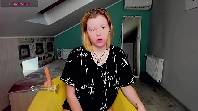 LillyDepp online show from 12.19.24