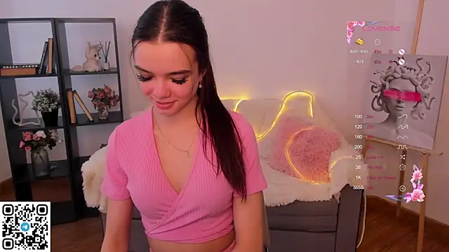 Snapshot of LizaTheButter chatting on 03.19.25 LizaTheButter online show from 03.19.25