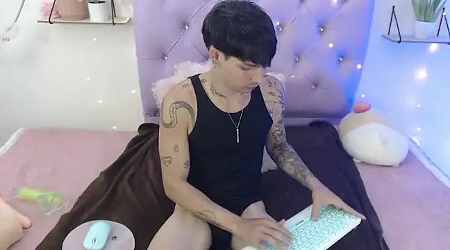 Apolo Hidalgo01 online show from 03.15.25