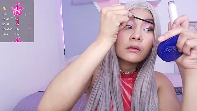 Missslunaa online show from 03.17.25