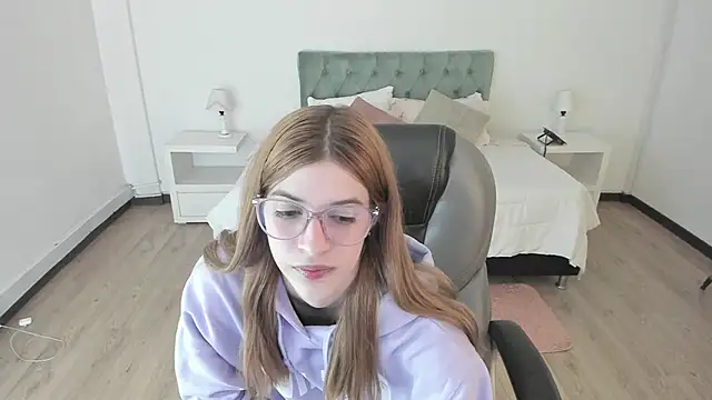 Snapshot of Nora_Vennucci chatting on 02.01.26 Nora Vennucci online show from 02.01.26