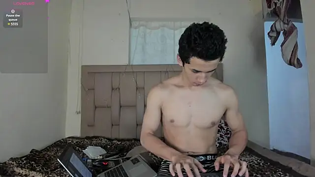 Snapshot of stepcouple_XXX chatting on 02.15.25 stepcouple XXX online show from 02.15.25