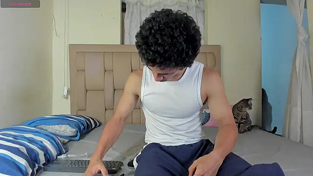 Snapshot of stepcouple_XXX chatting on 09.28.25 stepcouple XXX online show from 09.28.25