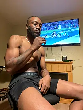 Snapshot of prettyrichie chatting on 10.31.25 prettyrichie online show from 10.31.25