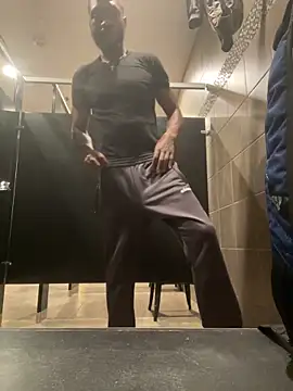 Snapshot of prettyrichie chatting on 11.04.25 prettyrichie online show from 11.04.25