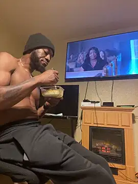 Snapshot of prettyrichie chatting on 11.14.25 prettyrichie online show from 11.14.25